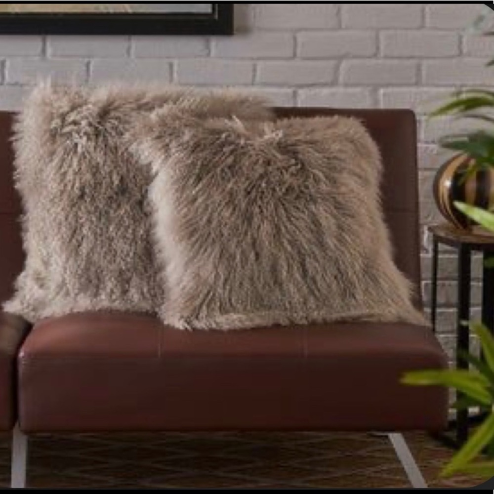 Luxurious Marlo Lorenz Home Mongolian Pillow New
